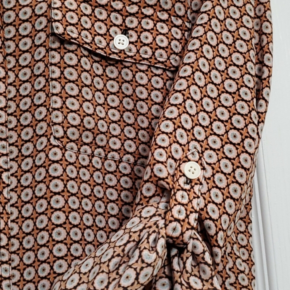 3/$30 LOFT Button-down Orange Essential Shirt - Picture 3 of 5